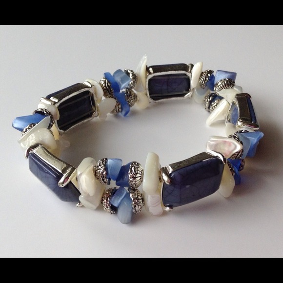 🔲Sold in bundle🔲 Blue beads stretch bracelet🔷 - Picture 2 of 2