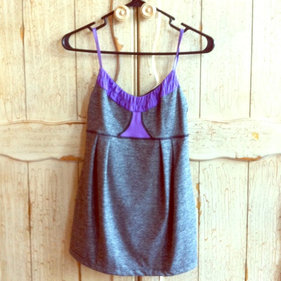 LULULEMON TOP
