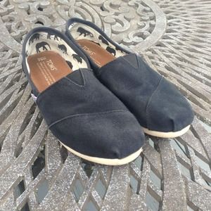 toms - black canvas classics