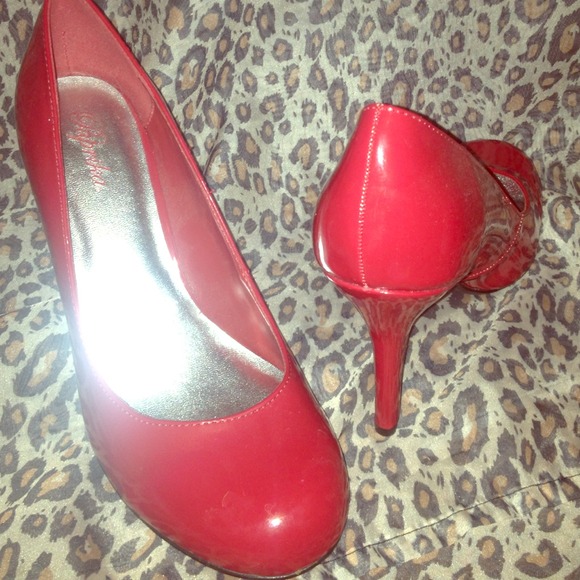 REDUCED! Super hot red heels!