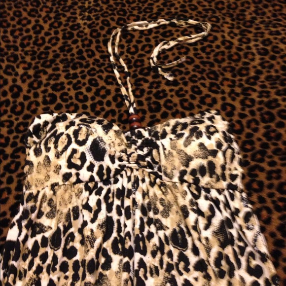 Leopard Maxi-Dress 👗 - Picture 3 of 4