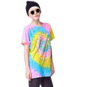 UNIF "Middle Finger Spiral" Tee