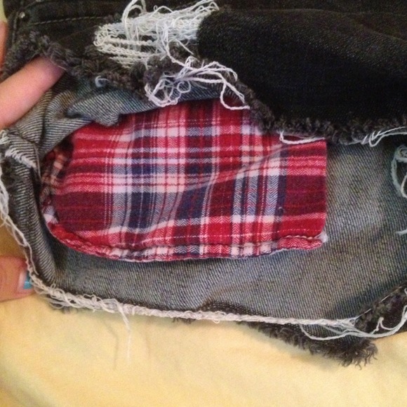 Dark denim shorts from Love Culture - Picture 3 of 4