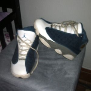 Flash sale $15 PayPal shipping thur poshmark