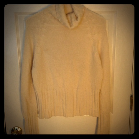 Cashmere long sleeve sweater/throw over