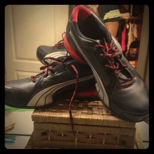 Puma sneaker size 11.5 mens