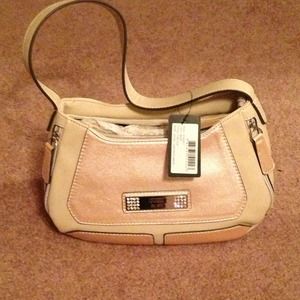 Authentic Guess purse. NWT!!!