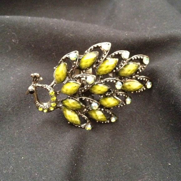 Olive green Peacock ring - Picture 2 of 2