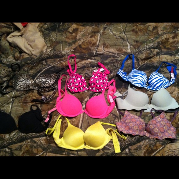32A PINK victoria secret bra's
