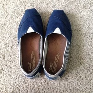 Toms