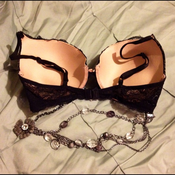 🎀 Victoria's Secret Angels Bra 🎀 - Picture 2 of 2