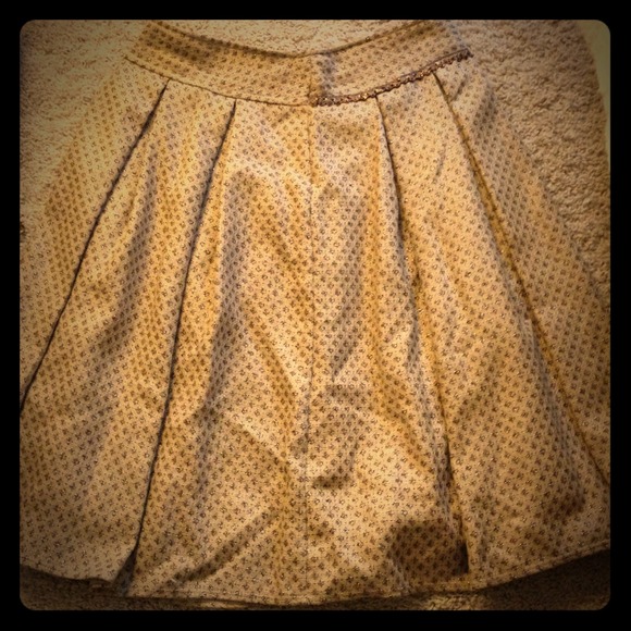 Pleated skirt