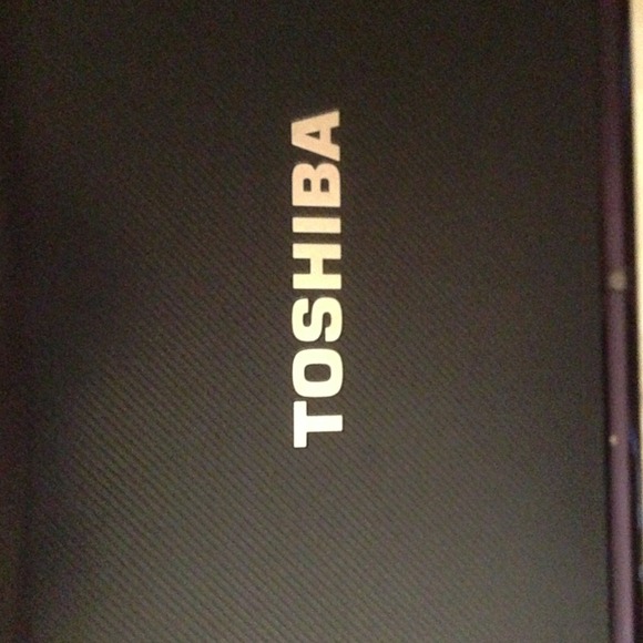Laptop Toshiba mini 13 inch - Picture 2 of 4