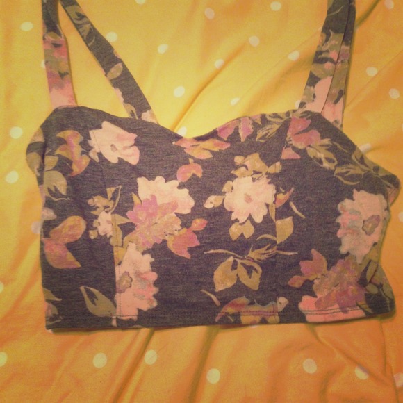 ❗REDUCED❗Cute flower bandeau with bow back