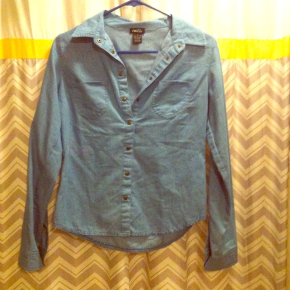 🚫SOLD🚫Blue jean long sleeve shirt