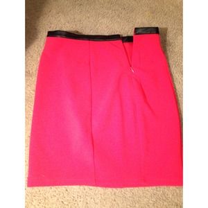 Side zip red pencil skirt! Worn once.