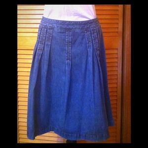 Beautifully pleated denim skirt by Loft