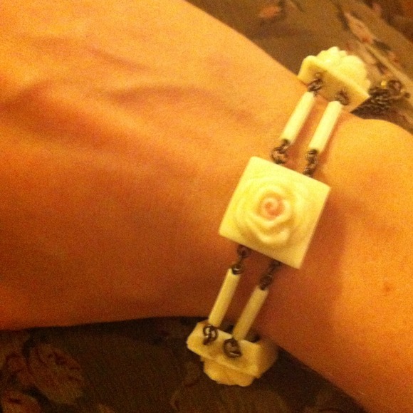 Vintage Plastic Rose Bracelet