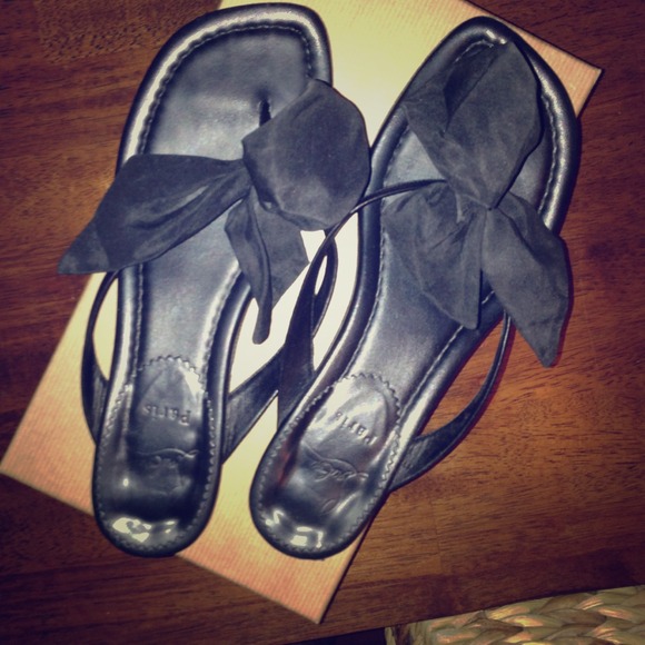 AUTHENTIC Christian Louboutin Au Vent Flat Nappa