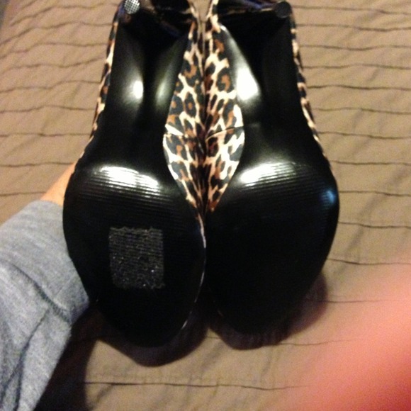 Style & Company shoes - Picture 2 of 3