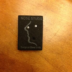 Nose studs, never worn⭐
