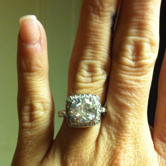 TRADED ✋Sz6 sterling silver cz ring✋