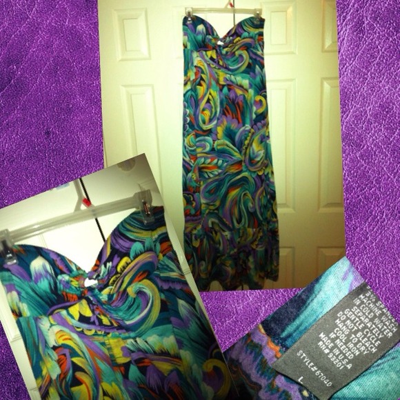 Dresses & Skirts - Maxi Dress