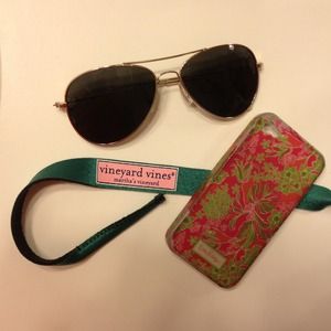 💥SOLD💥 VineyardVines croakies,LillyPulitzer case