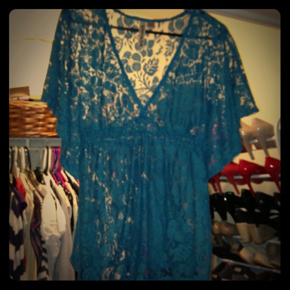 Medium eyeshadow lace top - Picture 1 of 1