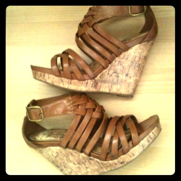 🌻REDUCED Beautiful Beige Braided Strappy Wedges