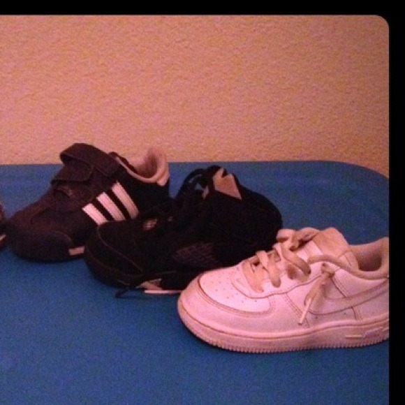 Kids Jordans - Picture 2 of 4