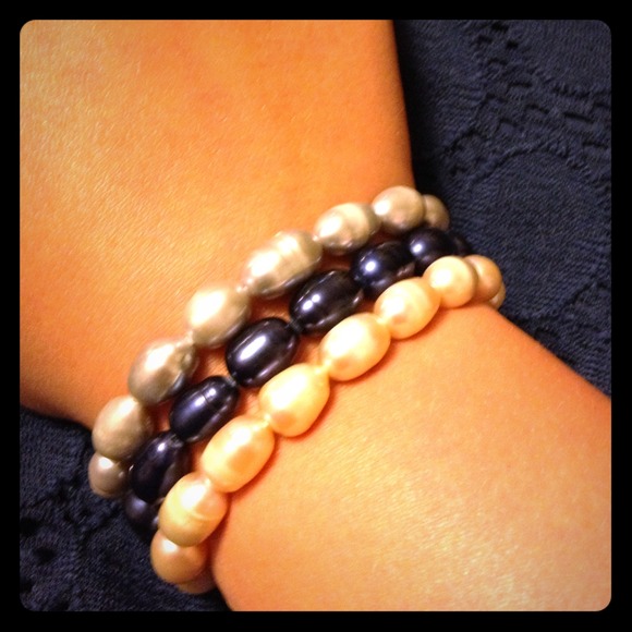 Gray, navy, and creamy pink freshwater pearls