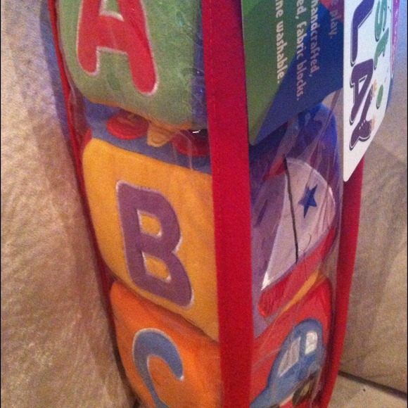 ❗️Sold❗️Melissa & Doug large soft ABC blocks - Picture 2 of 4