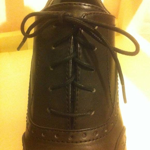 Timeless black lace up heels! - Picture 3 of 4