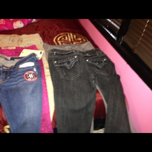 Jeans - Picture 2 of 3