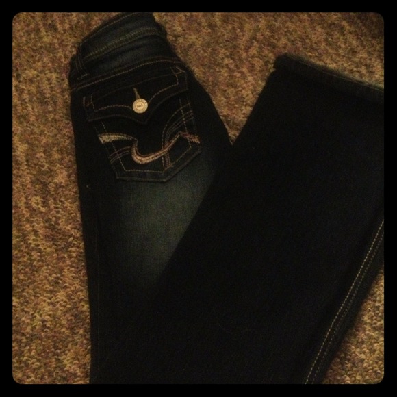 Great deal✨ never worn size 7 Levi jeans!