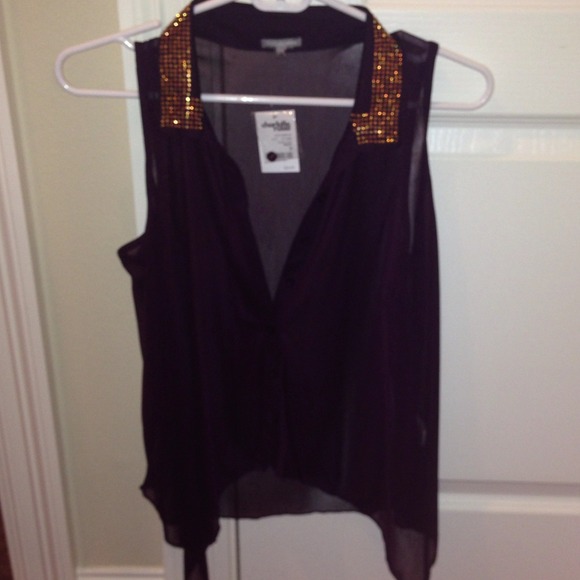 Sheer flowy top - Picture 1 of 2