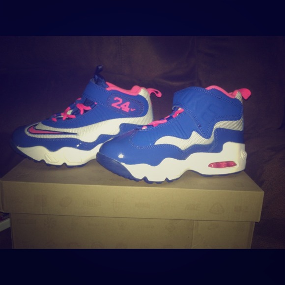 Shoes - Picture 1 of 1