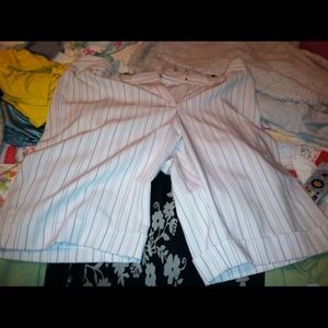 Beautiful dressy walking shorts sz 18 polyester