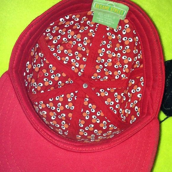 Elmo hat👀❤ - Picture 2 of 3