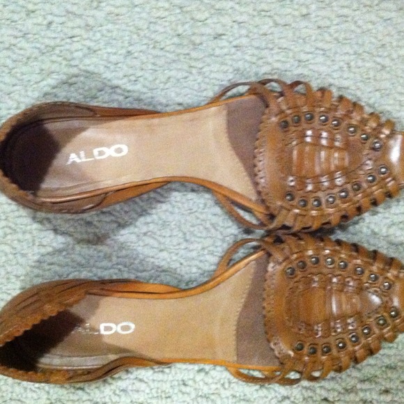 Gorg tan leather sandals
