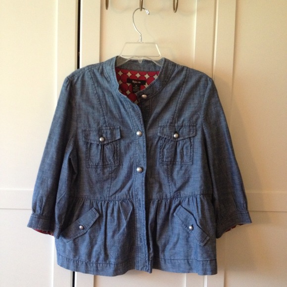 Jean jacket. - Picture 2 of 4