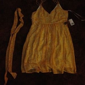 Medium size yellow dress from forever 21 nwt