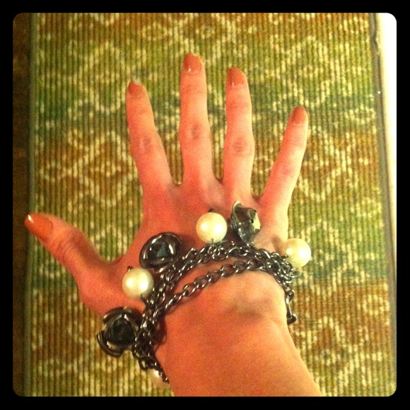 PEARL AND ROSE VINTAGE INSPIRED BRACELET