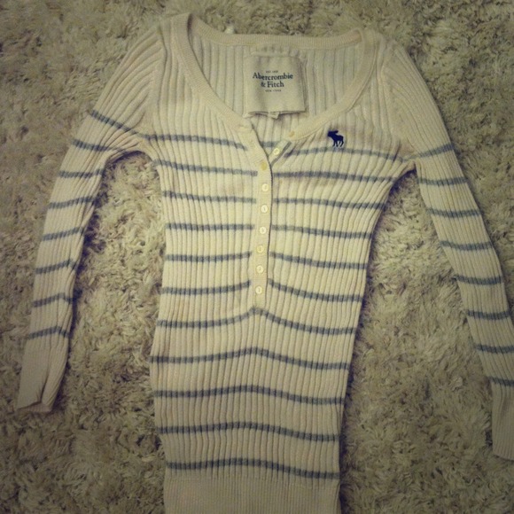 Abercrombie & Fitch sweater