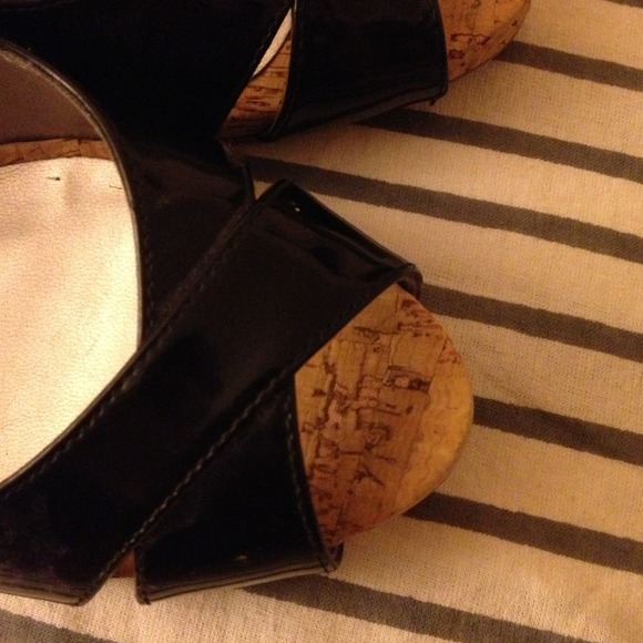 Black heals!!!! - Picture 2 of 2