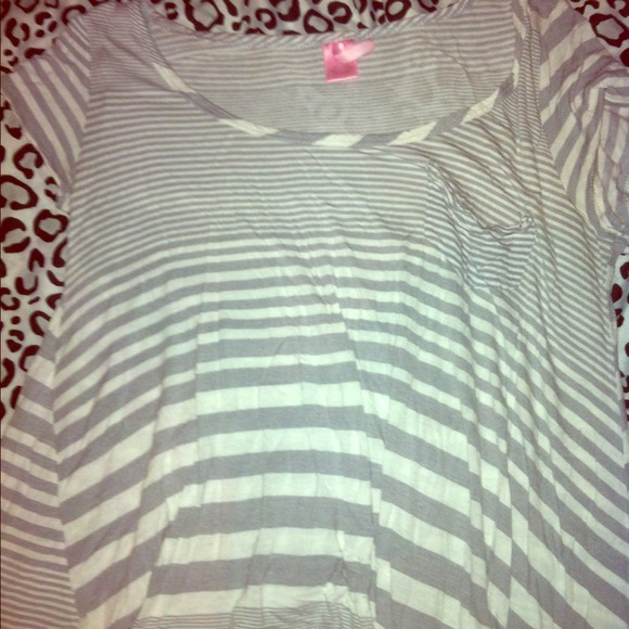 Grey and white striped loose shirt! - Picture 1 of 1