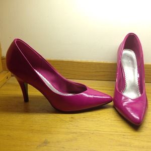 Fuschia pumps 3.5"