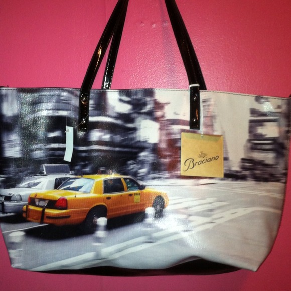 Cute carry on!!
