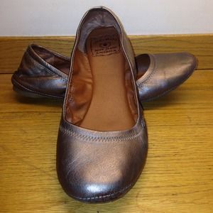 Lucky Brand metallic powder Emmie flats